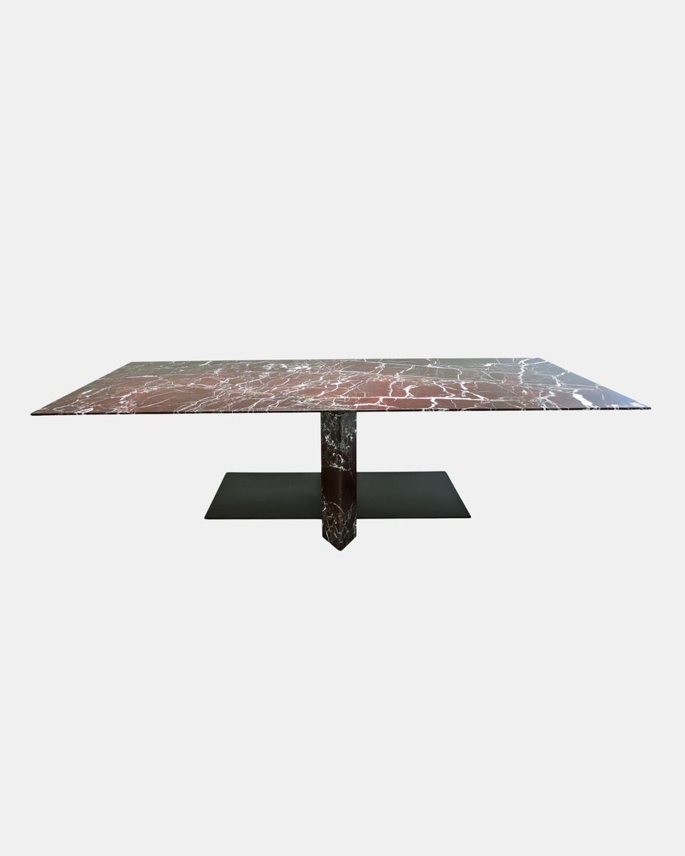 KALENDE DINING TABLE