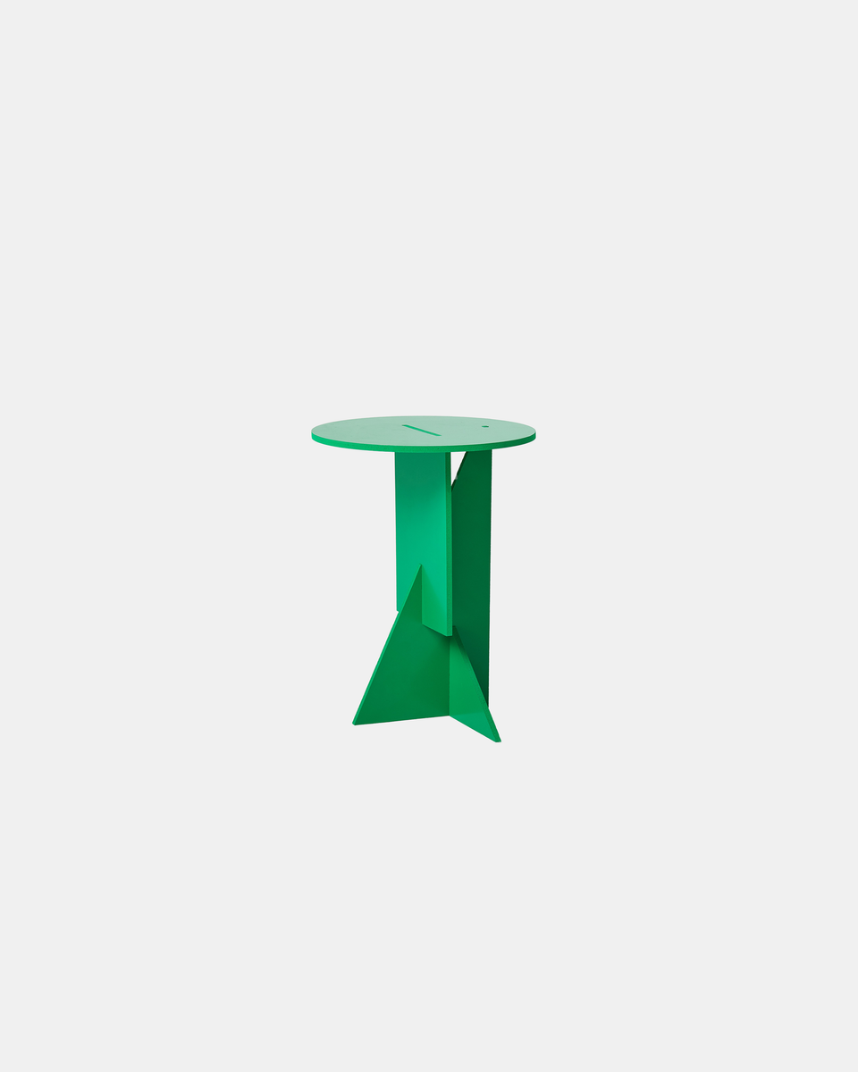 TOTEM LACQUERED SIDE TABLE