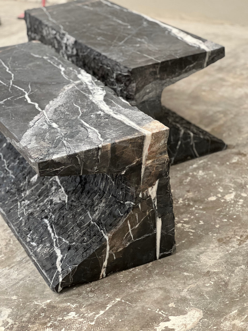 RAZA BLACK MARBLE TABLE