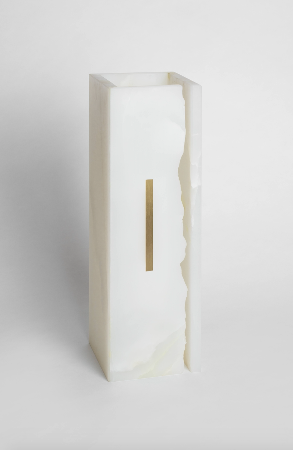 03C PURE WHITE ONYX GRANDE LAMP