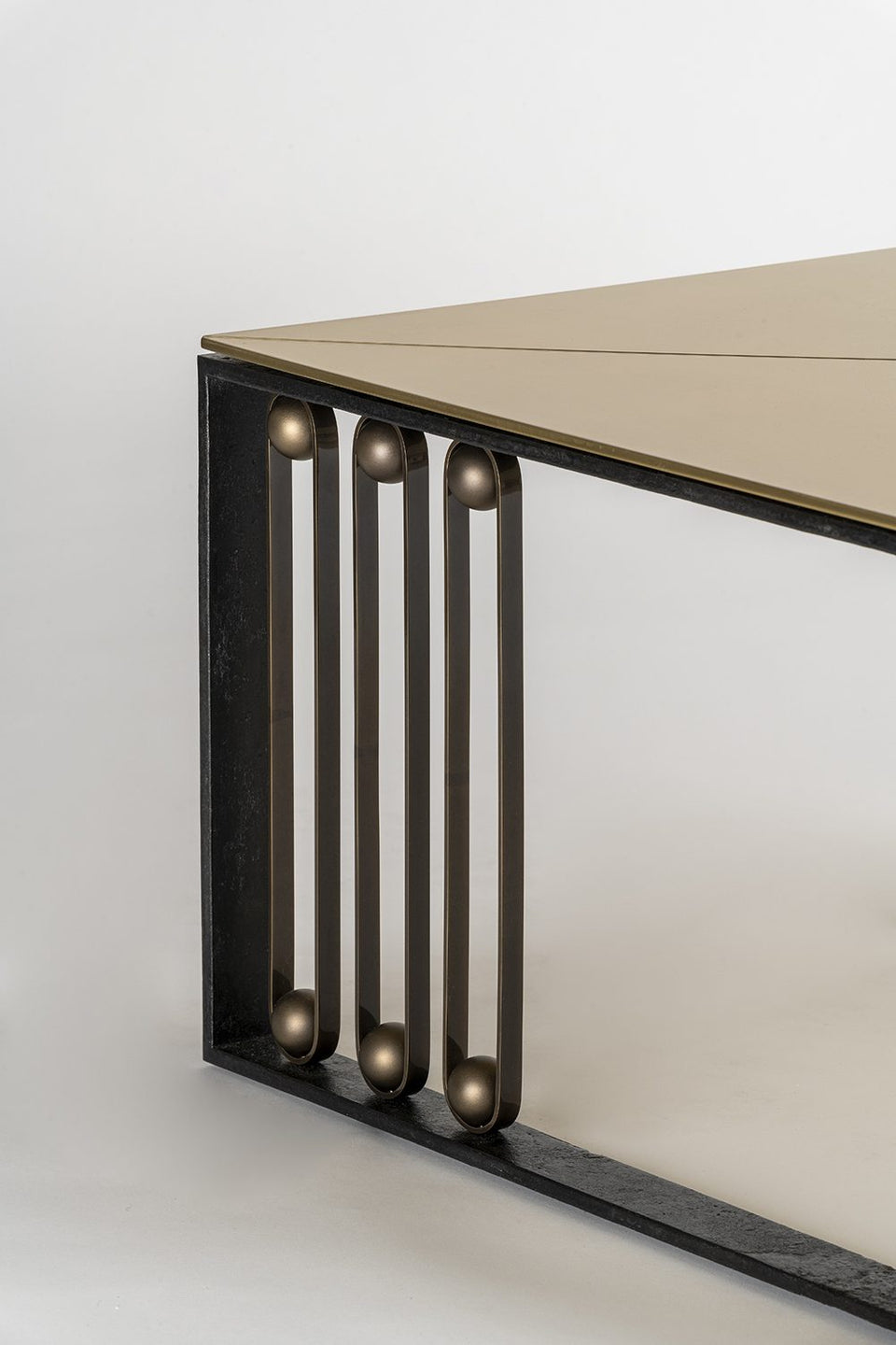 PENDULE COFFEE TABLE